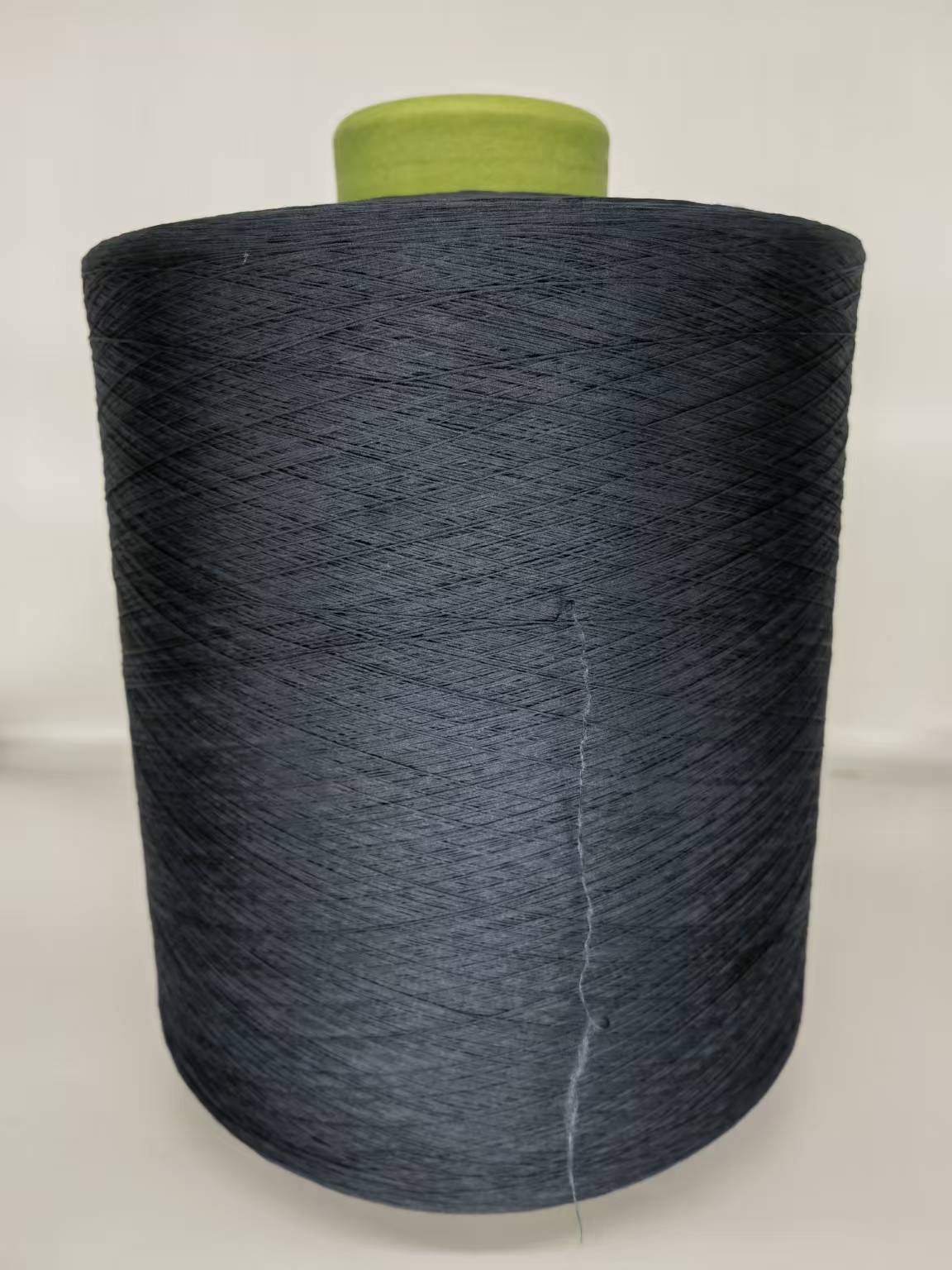 Fire de poliester negru